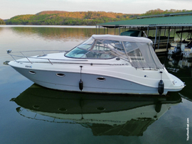 Fresh Water 2008 Rinker 280 Express Cruiser with Aluminum Tri-Axle Trailer For Sale on Norris Lake Tennessee