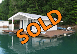 324sqft Open Concept Floating Cottage For Sale on Norris Lake TN at Sequoyah Marina