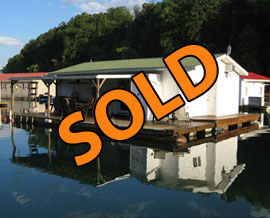 20 x 30 Floating Cottage Approx 600 sqft For Sale on Norris Lake at Shanghai Resort Marina