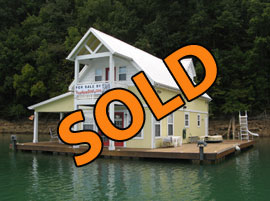2007 Floating Cottage 1200 SqFt For Sale on Norris Lake